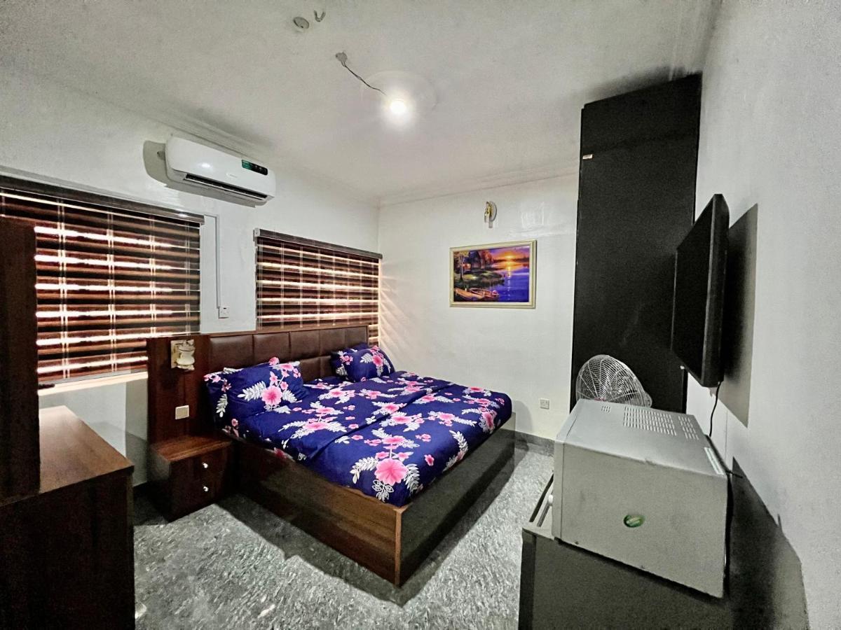 Campdavid Luxury Ajao Estate Airport Road 0 8 1 4 0 0 1 3 1 2 5 * Lagos