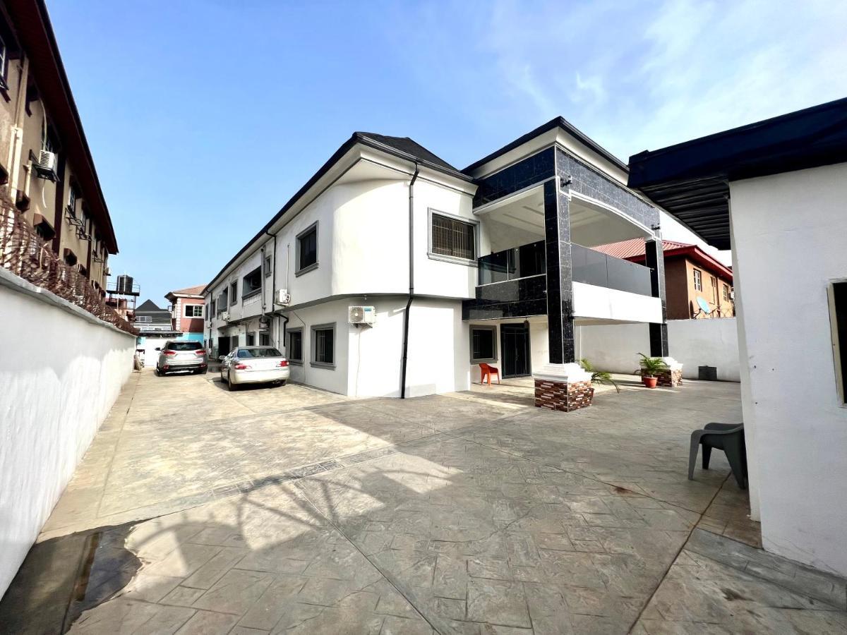 Campdavid Luxury Ajao Estate Airport Road 0 8 1 4 0 0 1 3 1 2 5 Апартаменты
