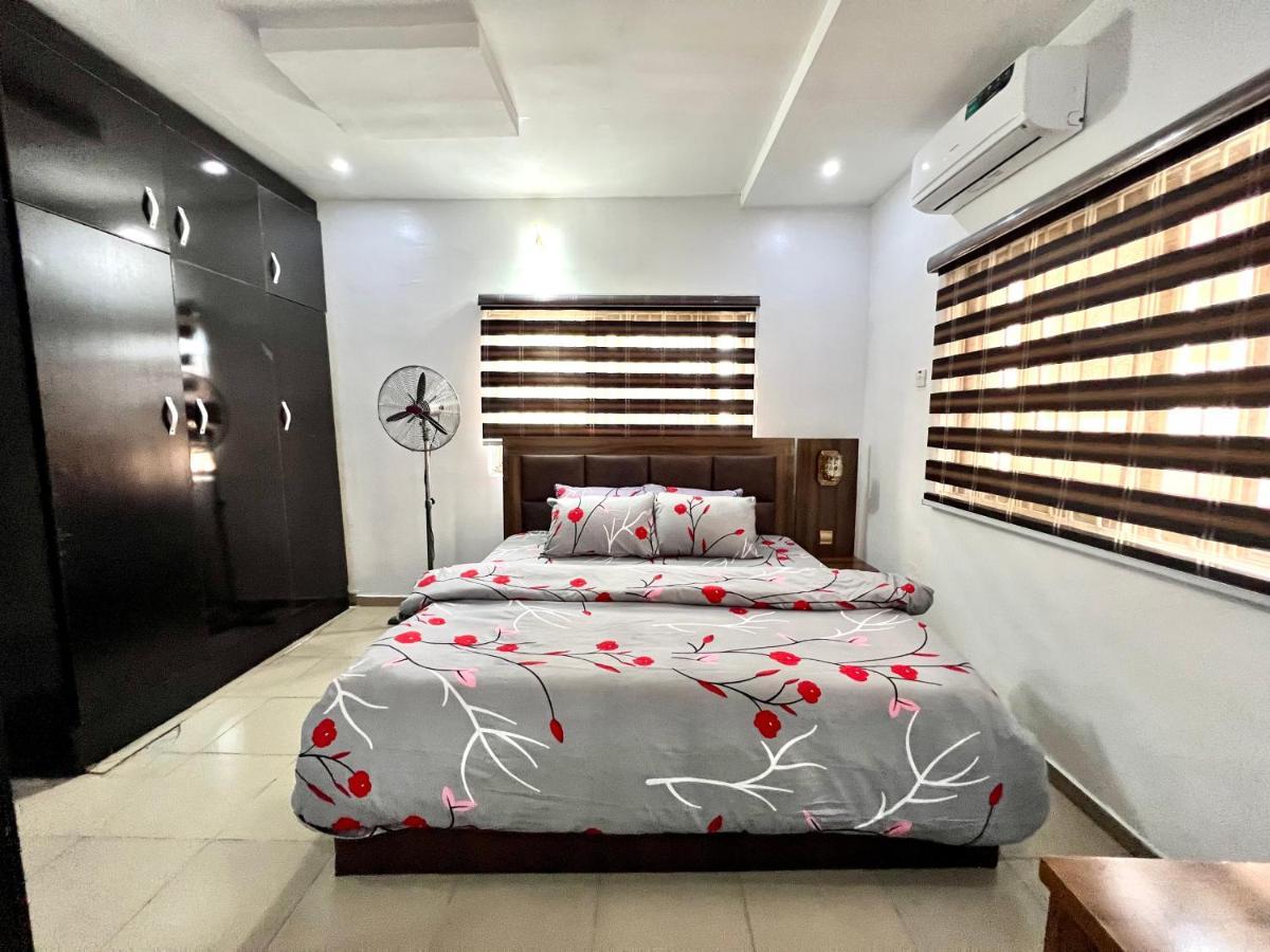 Campdavid Luxury Ajao Estate Airport Road 0 8 1 4 0 0 1 3 1 2 5 Apartment *