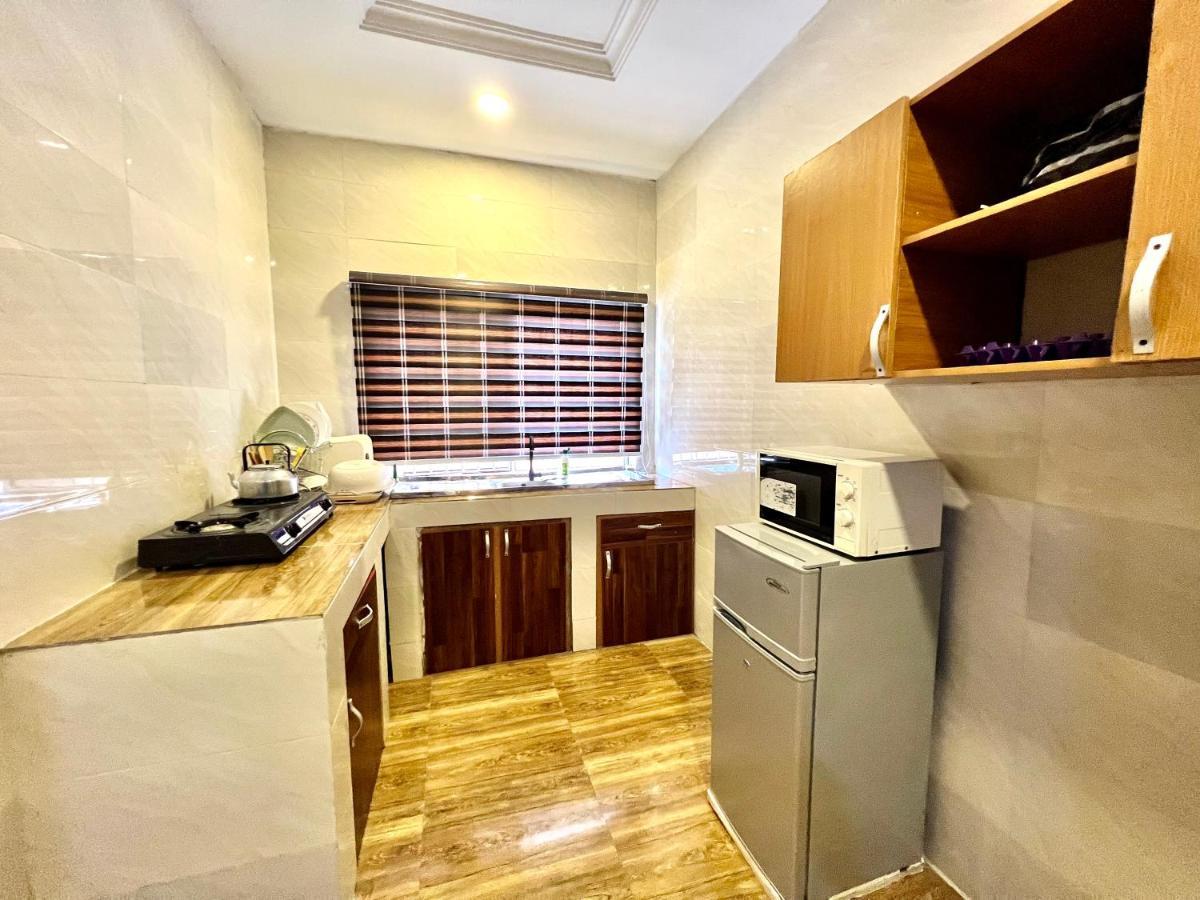Campdavid Luxury Ajao Estate Airport Road 0 8 1 4 0 0 1 3 1 2 5 * Lagos
