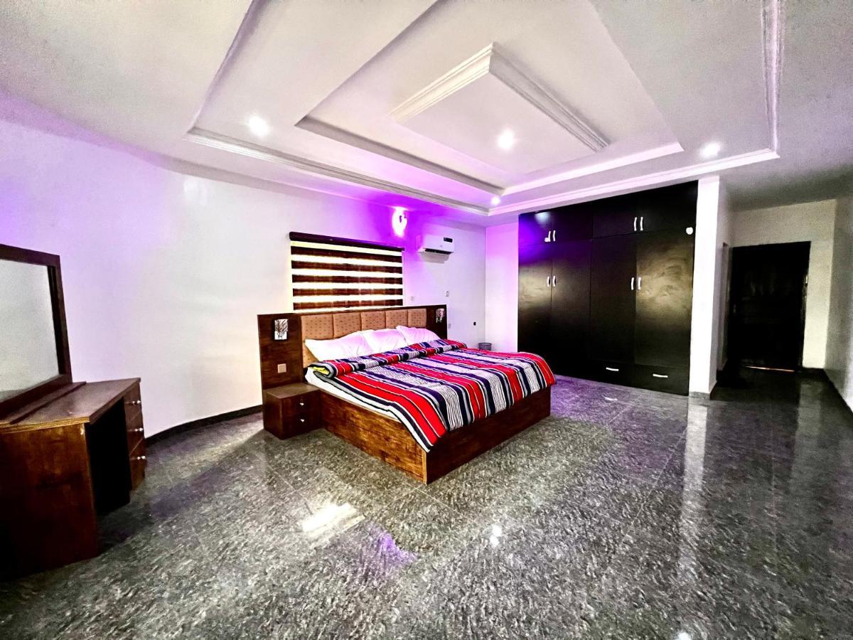 Campdavid Luxury Ajao Estate Airport Road 0 8 1 4 0 0 1 3 1 2 5 *