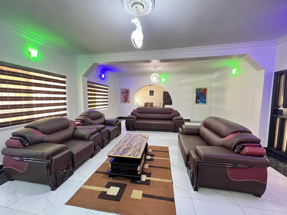 Campdavid Luxury Ajao Estate Airport Road 0 8 1 4 0 0 1 3 1 2 5 *