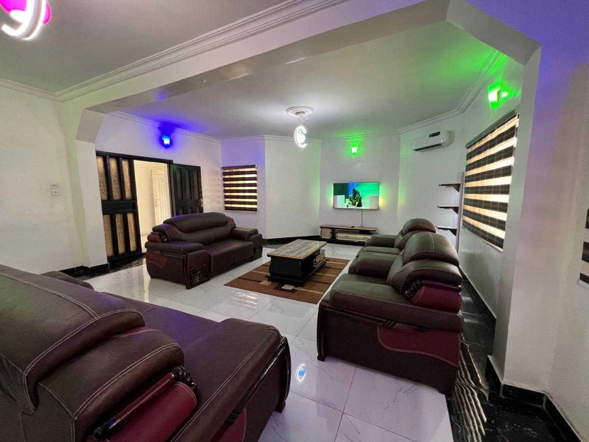 Campdavid Luxury Ajao Estate Airport Road 0 8 1 4 0 0 1 3 1 2 5 *