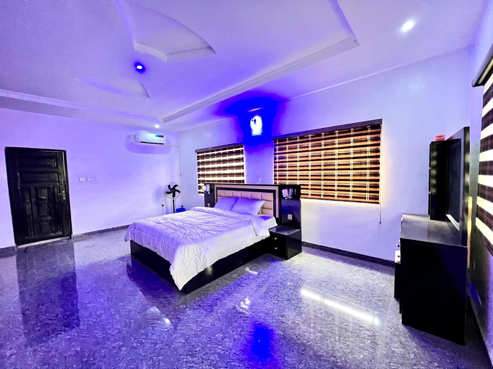 Campdavid Luxury Ajao Estate Airport Road 0 8 1 4 0 0 1 3 1 2 5 *