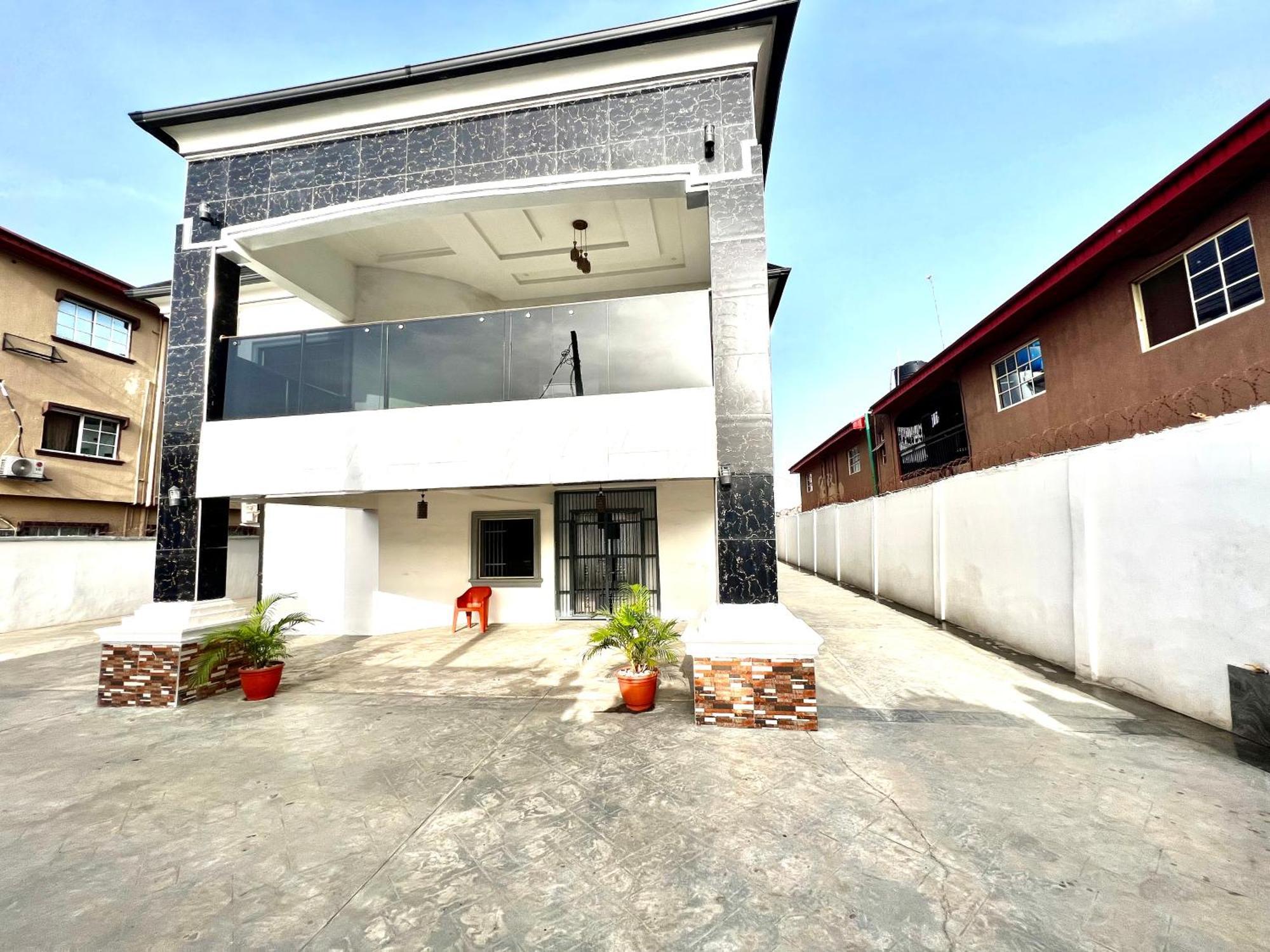 Campdavid Luxury Ajao Estate Airport Road 0 8 1 4 0 0 1 3 1 2 5