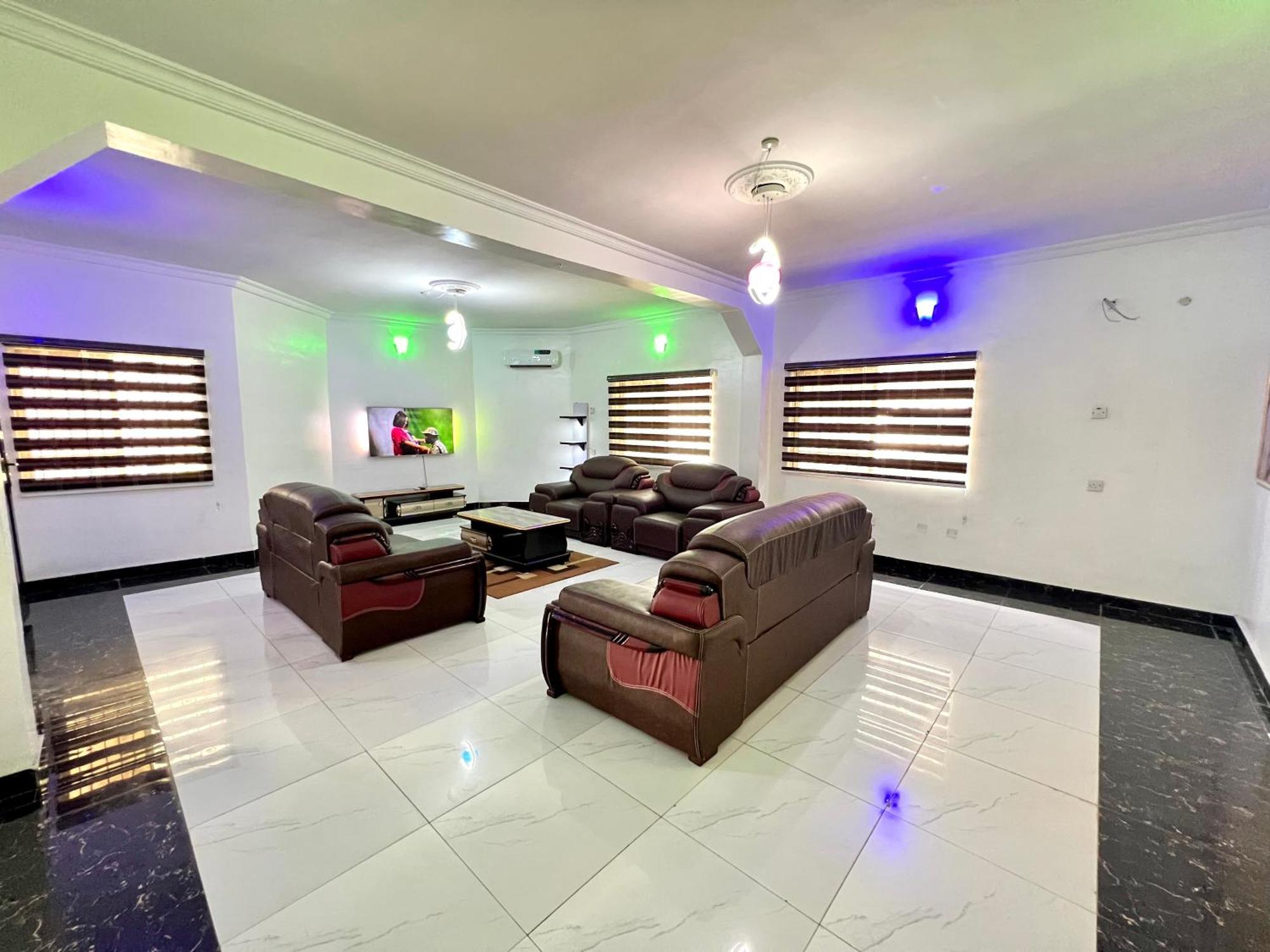 Апартаменты Campdavid Luxury Ajao Estate Airport Road 0 8 1 4 0 0 1 3 1 2 5